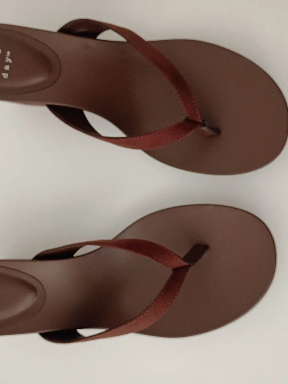 A New Day Women's Brown Wedge/Suede Thong Sandals🤎